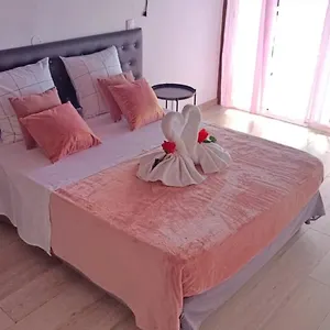 Appartement Duplex Rose Porcelaine - Vue Mer- Malendure, Bouillante
